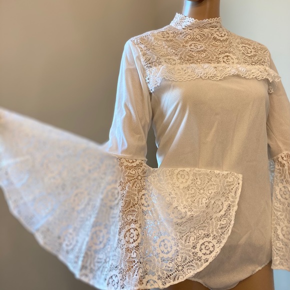 💄💄PLUS SIZE LACE TOP💄💄 - Picture 6 of 10